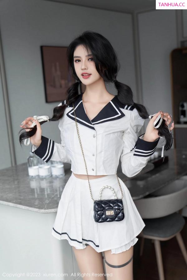 李浅浅  [XiuRen]高清写真图 2023.10.18 No.7526 浅浅Danny 丝袜美腿第14张图片